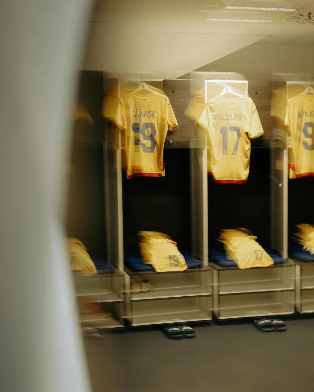 Naționala neputinței a mai coborât 7 poziții în clasamentul FIFA. Cum arată minciuna în care băltește fotbalul românesc