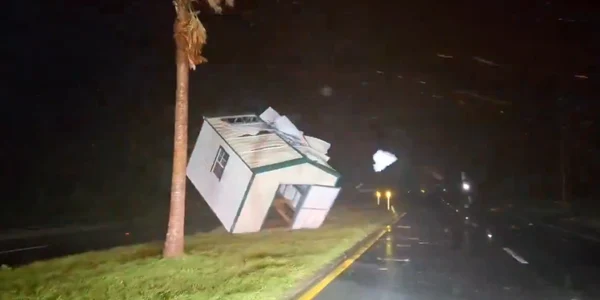 Furtuna Helene a lăsat milioane de locuințe și afaceri fără curent electric FOTO Captură video