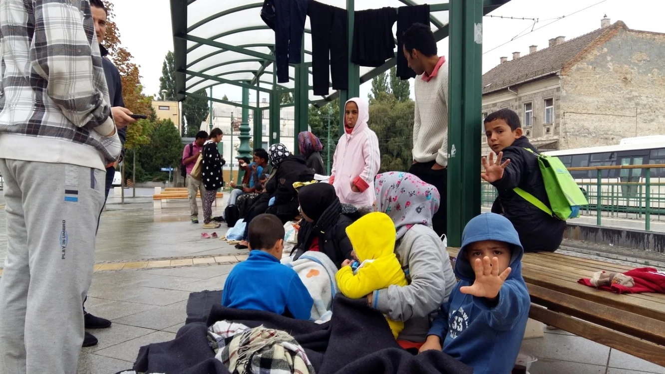 Miile de imigranţi care se îndreaptă spre Vestul Europei prin Ungaria lasă în urmă un adevărat dezastru FOTO Dani Dancea