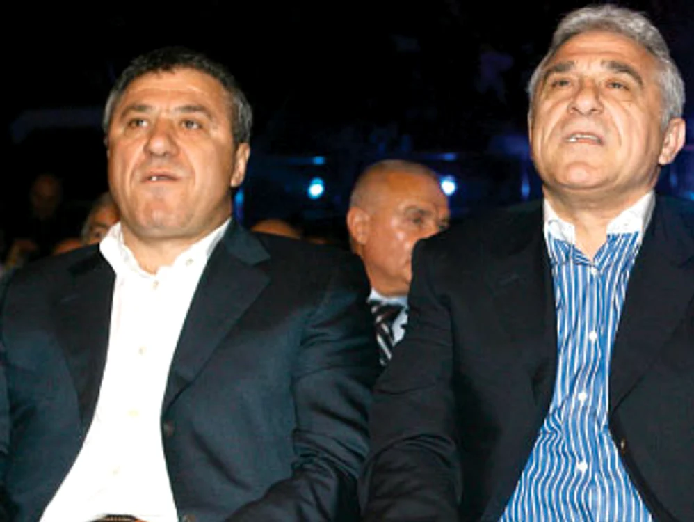 
    Victor Becali şi fratele său  