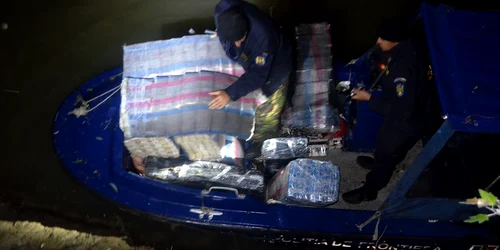Polițștii de frontieră români și moldoveni au stricat din nou planurile contrabandiștilor2 jpg