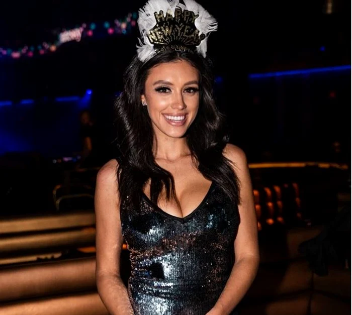 Carrie Orozco este bottle girl într-un club din Las Vegas FOTO Arhivă personală/InstagraM