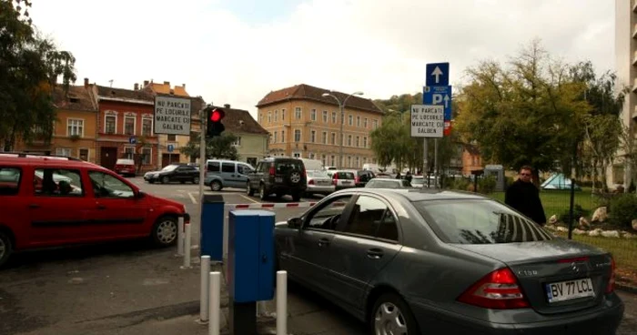 Cele mai scumpe locuri de parcare sunt în centru. FOTOArhivă.