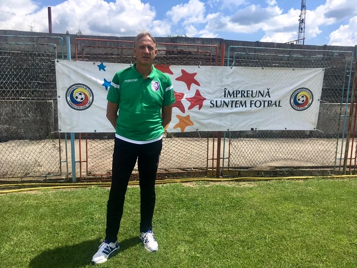 
    Emil Săndoi, antrenorul de la FC Argeș, este sigur că prezența cluburilor de tradiție va crește calitatea fotbalului în acest sezonFoto: Click!  