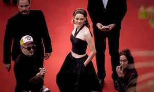 Marion Cotillard, într o ținută Chanel pe covorul roșu de la Cannes jpeg