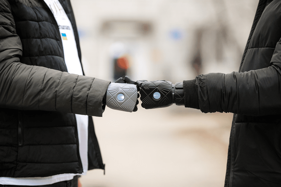 Cu brațul bionic, în prima linie. Povestea soldatului ucrainean cu mâna amputată care vrea să se întoarcă pe front
