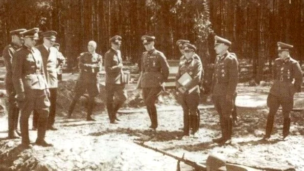 Ucrainenii au transformat în muzeu cartierul militar a lui Hitler, din Viniţa jpeg