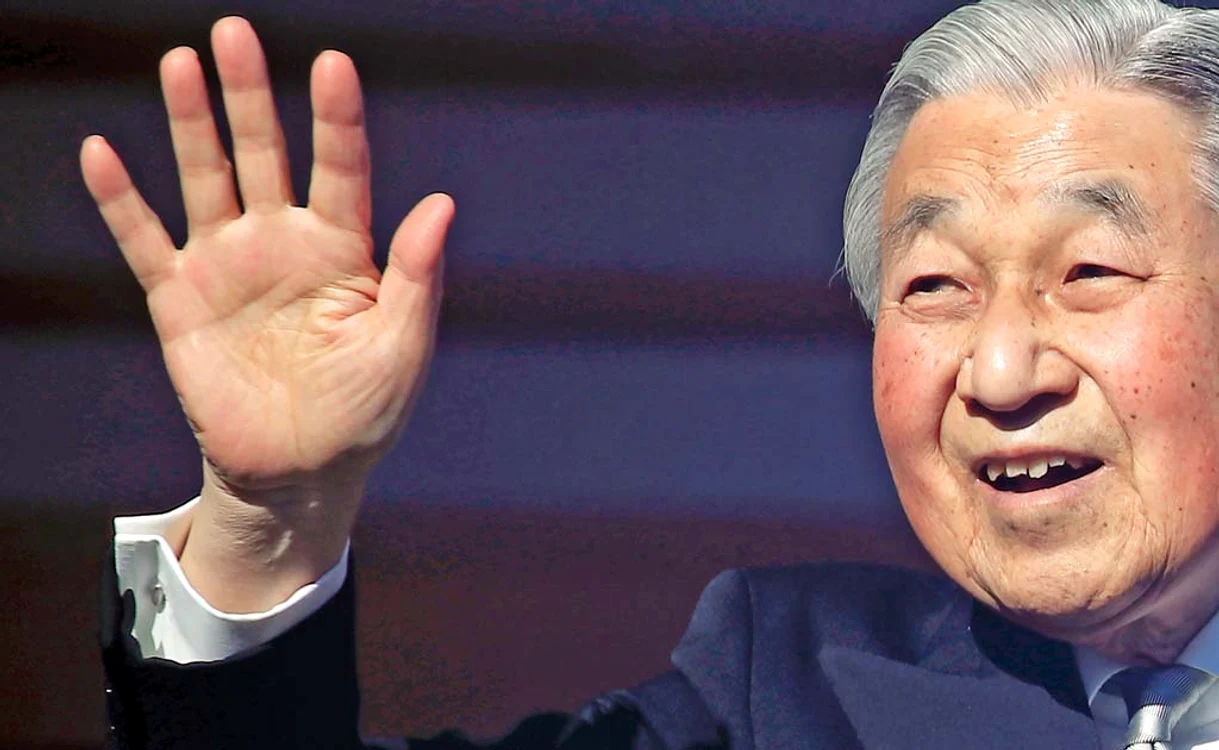
    2016. Împăratul Akihito anunță că intenționează să abdice din cauza vârstei și a problemelor de sănătate. E primul împărat nipon care abdică în ultimii 200 de aniFoto: EPA-EFE  