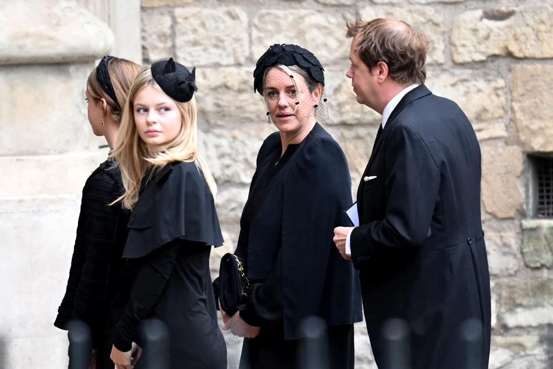 copiii Reginei Consoarte Camilla Tom Parker Bowles si Laura Lopes (3) jpg