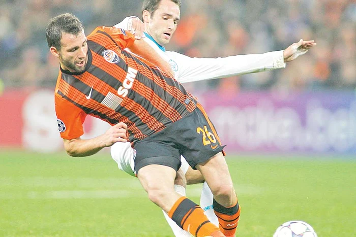 
    Raţ este printre  cei mai buni jucători  de la Şahtior  