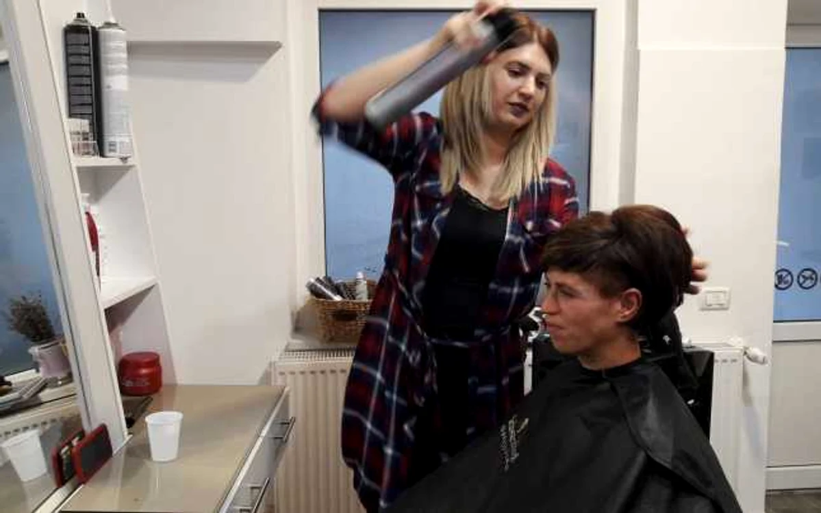 Schimbare de înfăţişare pentru femeia care trăia pe stradă