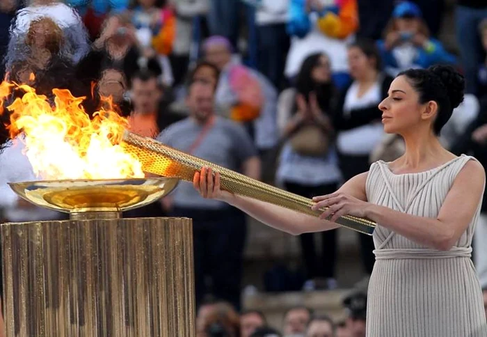 Flacăra olimpică a fost aprinsă pe esplanada COSR