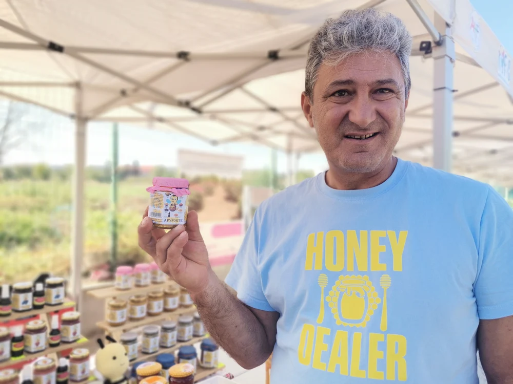 Cum au reușit trei mici producători să nu-și mai vândă munca pe nimic. „Acum nu fac față comenzilor”