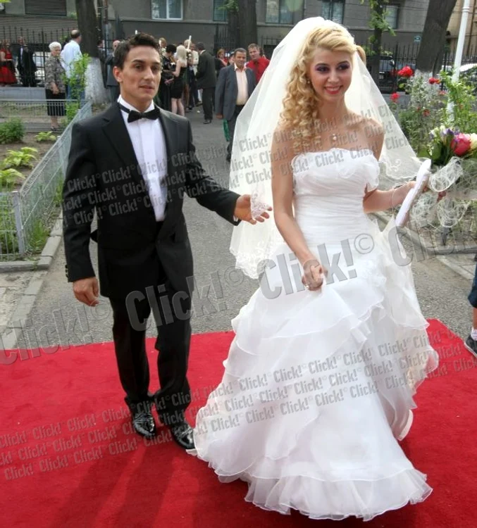 Marian Drăgulescu şi soţia au venit la cununie într-un Mercedes CL