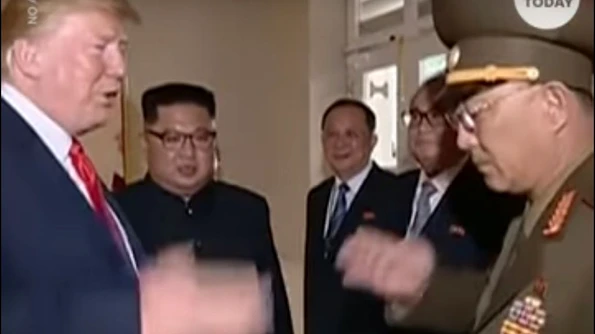 VIDEO Trump s a apropiat de un general nord coreean Ce a urmat a fost intens criticat de americani jpeg