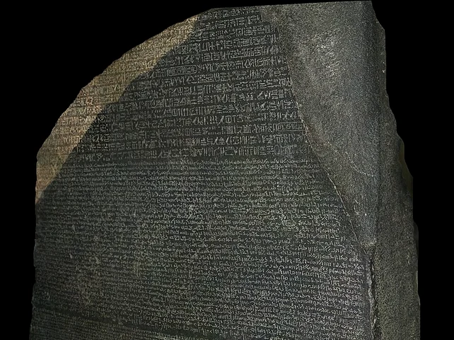 Piatra din Rosetta, descoperită în 1799 (Foto: Wikipedia)