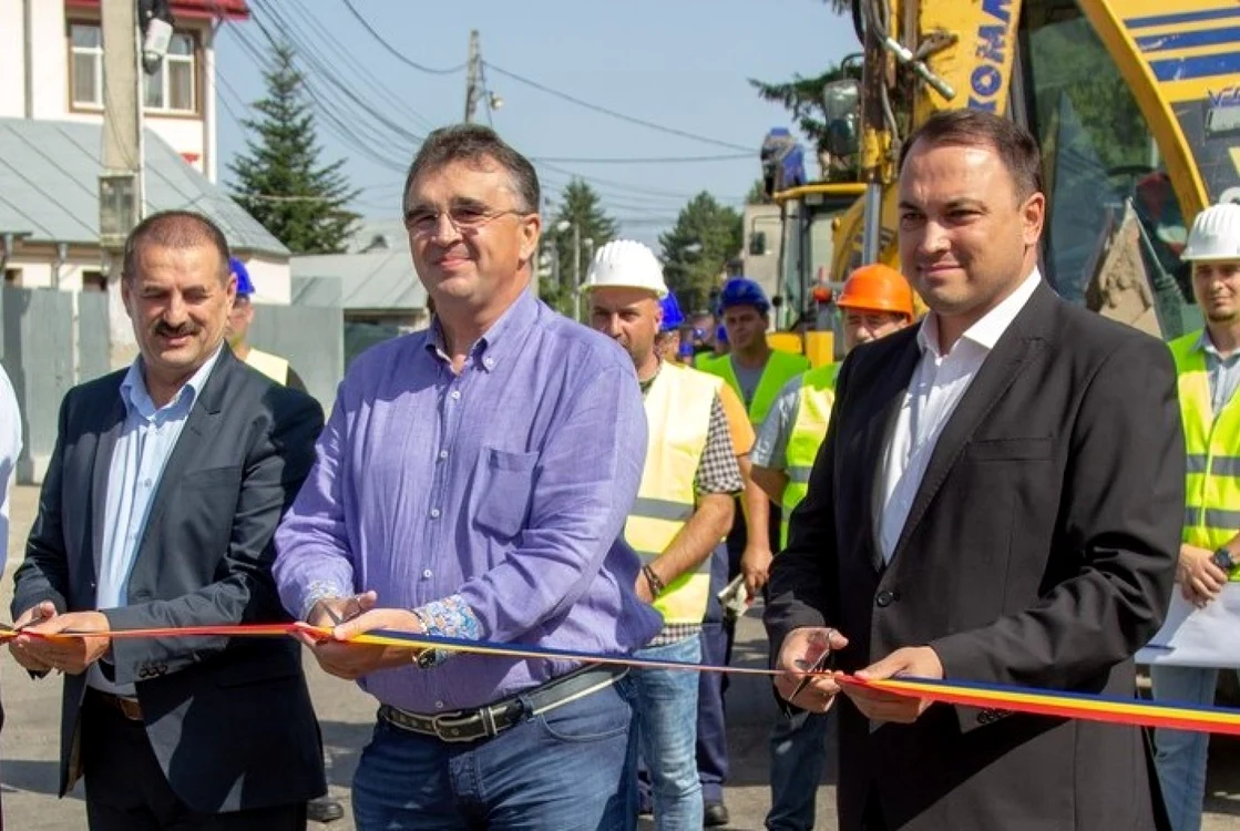 Gheorghe Vasilescu, directorul CUP, Marian Oprişan, vicepreşedinte CJ şi Cristi Misăilă, primarul municipiului Focşani