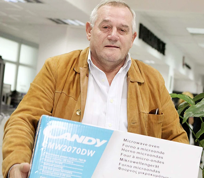 Duţă Sorin a câştigat un cuptor cu microunde