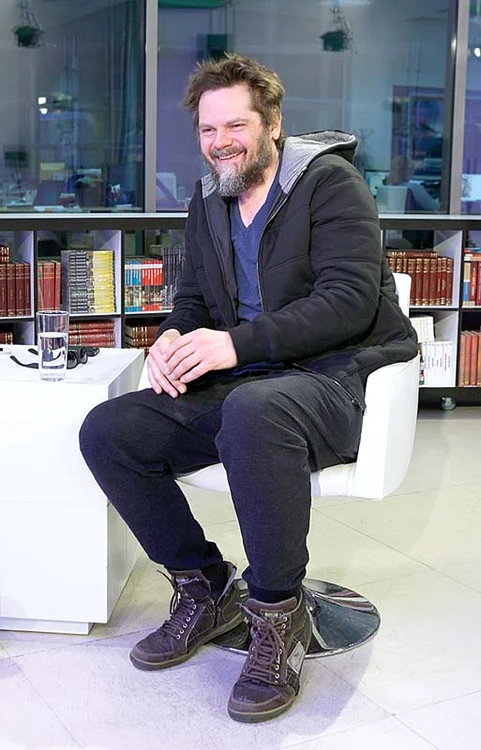 
    Florin Piersic junior este de nerecunoscut cu barbă  