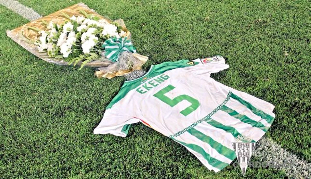 
    Tricoul lui Ekeng pe care l-a purtat la Cordobafoto: Cordoba CF  