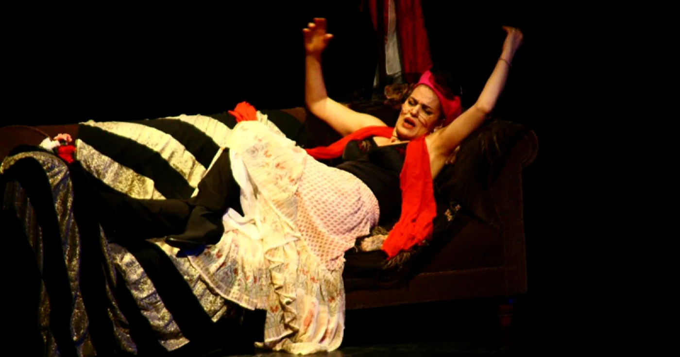 Maia Morgenstern in specatacolul "Mic şi-al dracu"