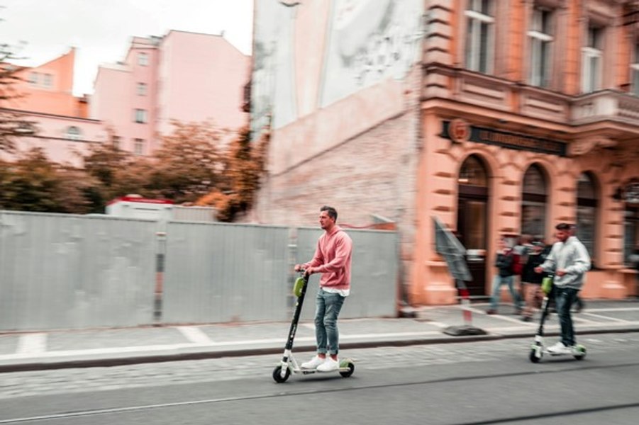 Cum să alegi o trotinetă electrică pentru adulți