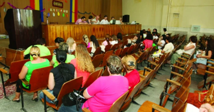 Suplinitorii au aflat dacă vor preda la aceleaşi şcoli