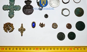 Bunuri de patrimoniu, descoperite de polițiști în Neamț (© IPJ NEAMȚ)
