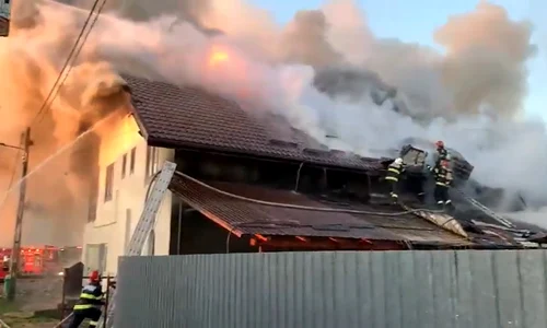incendiu casa parohiala neamt, captura video jpg