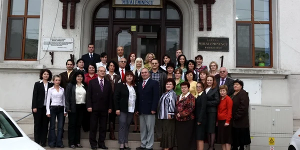 Colegiul Mihai Eminescu din Constanţa şi profesorii săi