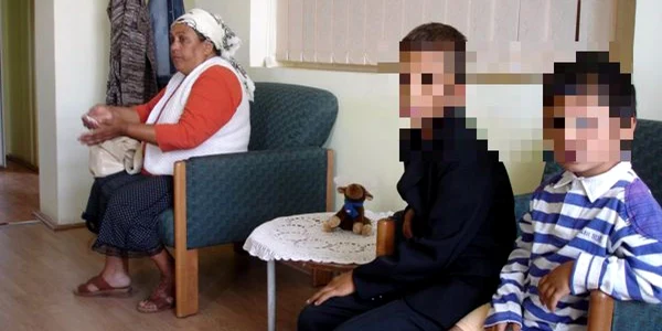 Femeia se plânge că nu are cu ce să-i mai crească (Sursa: vrn.ro)