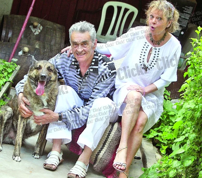 
    Anca şi Iurie mai au acasă  un câine, pe Steve, care   are doar trei lăbuţe  