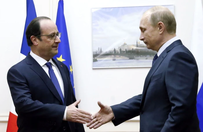 Preşedintele francez Francois Hollande şi omologul său rus, Vladimir Putin