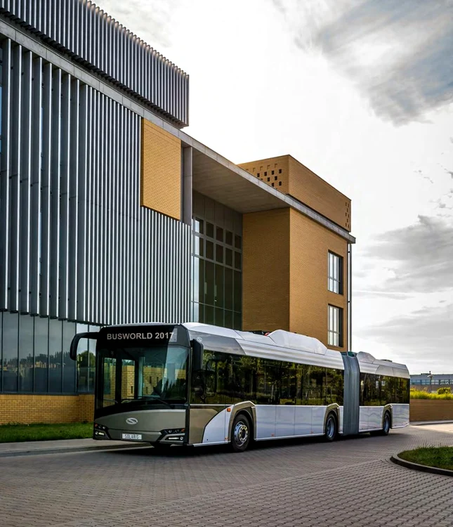 Model de autobuz electrice articulat Solaris Urbino (La Cluj va fi mov). FOTO: Solaris 