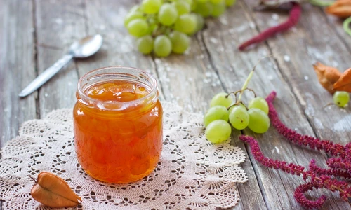 Dulceata de struguri albi  Sursa foto shutterstock 712190629 jpg