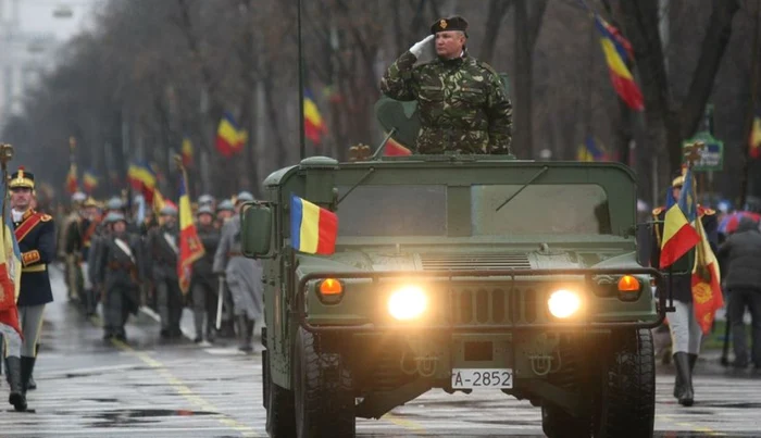 Generalul Nicolae Ciucă, la parada militară de 1 Decembrie