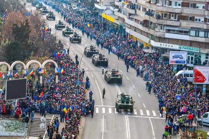 Paradă militară la Alba Iulia, de 1 Decembrie FOTO Adevărul