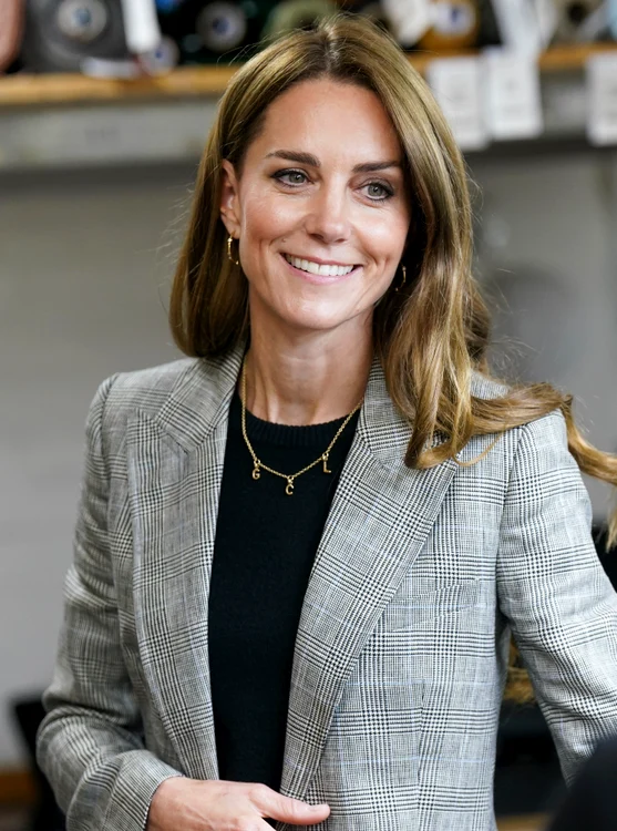 Kate Middleton s-a afișat cu un nou lanț auriu (Foto: GettyImages)
