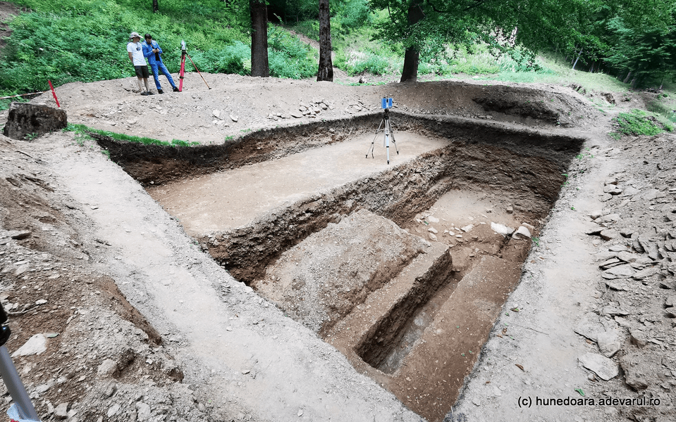 Aur, temple și cimitire misterioase, descoperirile epocale din secolului XXI, în Hunedoara 