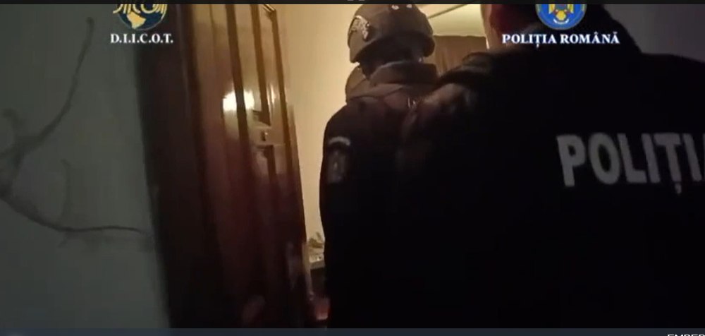 Percheziţii de amploare într-un dosar de înșelăciune. O filă de cec de 50 de milioane de dolari și un prejudiciu de aproximativ 605.000 de euro