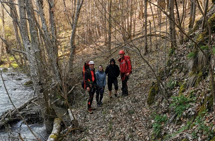 Tinerii au fost recuperați din Cheile Râmețului FOTO Salvamont Alba