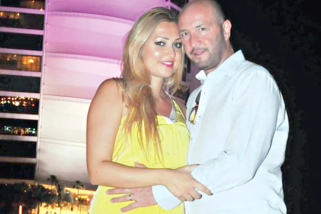 Raluca şi Walter trăiesc o viaţă ca în poveşti în Emiratele Arabe