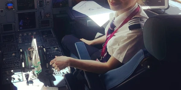 femeie pilot 