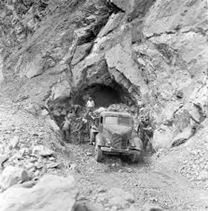 Imagine de pe șantierul Transfăgărășan din 1970. Sursă foto: Facebook