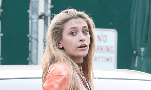 *EXCLUSIVE* Paris Jackson hits Urth Cafe for smoothies jpeg