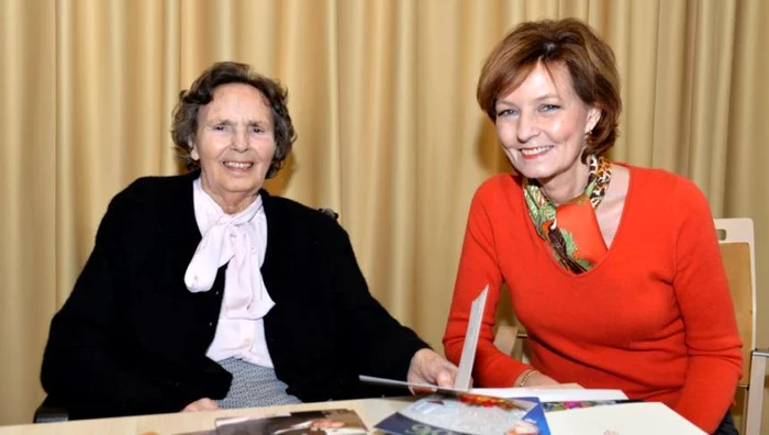 
    Regina Ana, alături de Principesa Margareta în cea mai recentă fotografie  