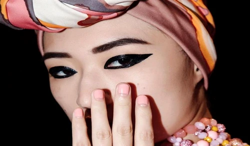 Eyeliner ul,  încă la modă în 2018  jpeg