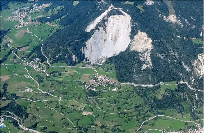 FOTO: CHRISTOPH NÄNNI, TIEFBAUAMT GR, SWITZERLAND via BBC