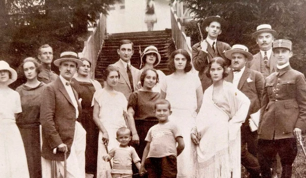 Vacanță la Băile Govora. Fotografie inclusă în expoziția MuzA la Băi, 1 august-20 septembrie, Hotel Ștefănescu (© Muzeul de Arhitectură din România)