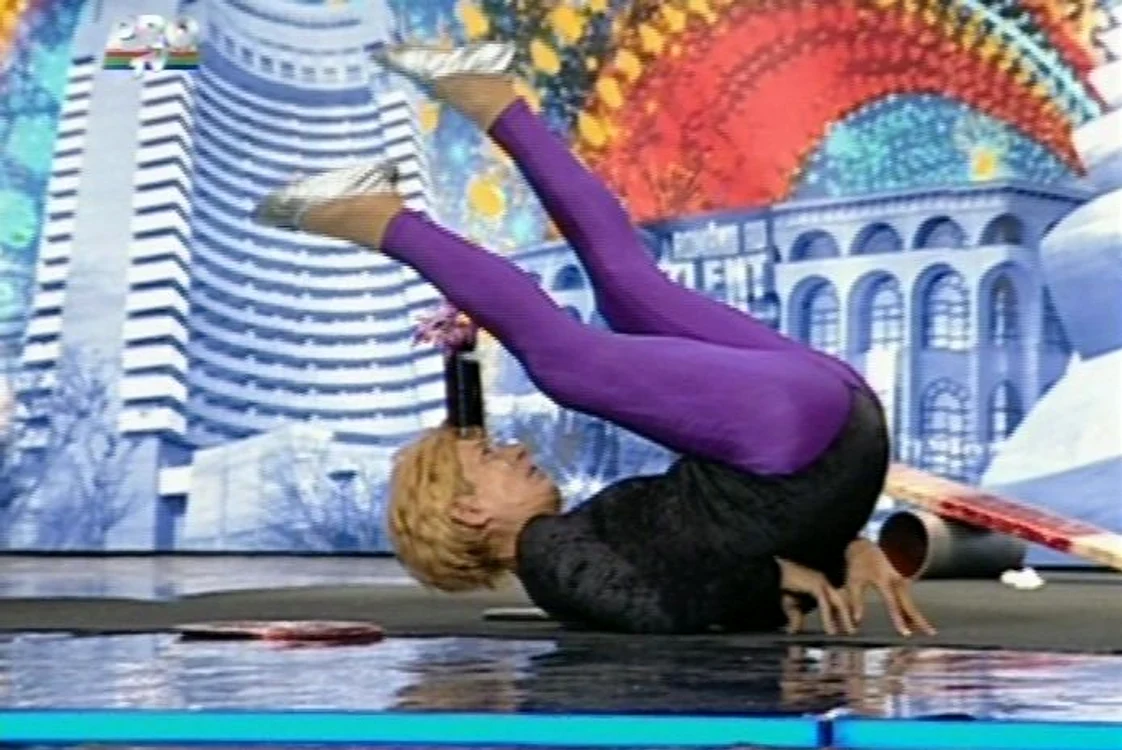 Angela Cora a trecut în faza următoare
